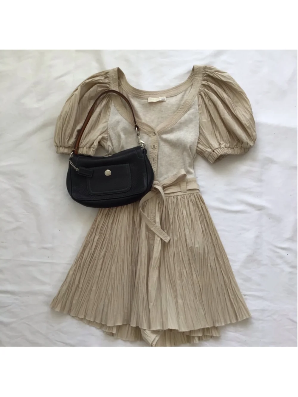 Ulla Johnson Women Elegant Beige Pleated Romper with Puff Sleeves Size 4 - Picture 2 of 15